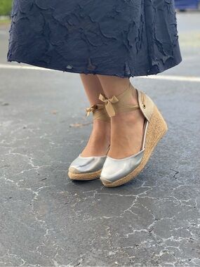 BRAND NEW David Isaac Silver Wedge Espadrilles